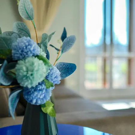 Apartment T&f House Comfortable With Private Parking *