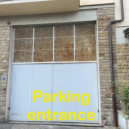 T&f House Comfortable With Private Parking Apartment Scandicci